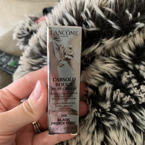 Lancôme Black Prince Ruby lipstick - Picture 3 of 4